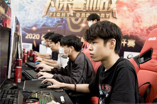 位却无人前 位却无人前